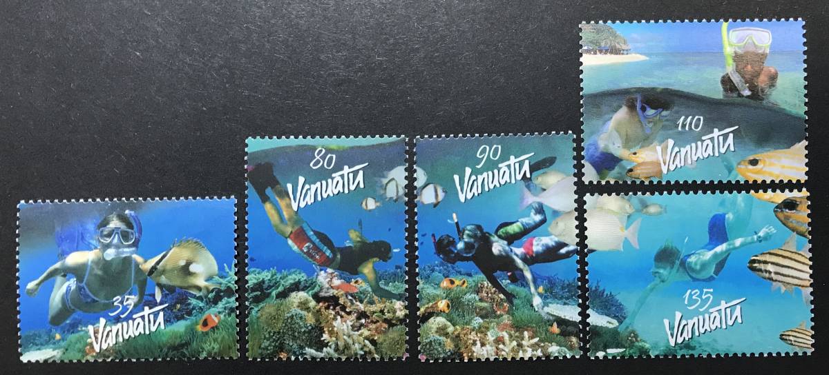 バヌアツ 2004年発行 シュノーケリング 魚 クマノミ 切手 未使用 NHの画像1