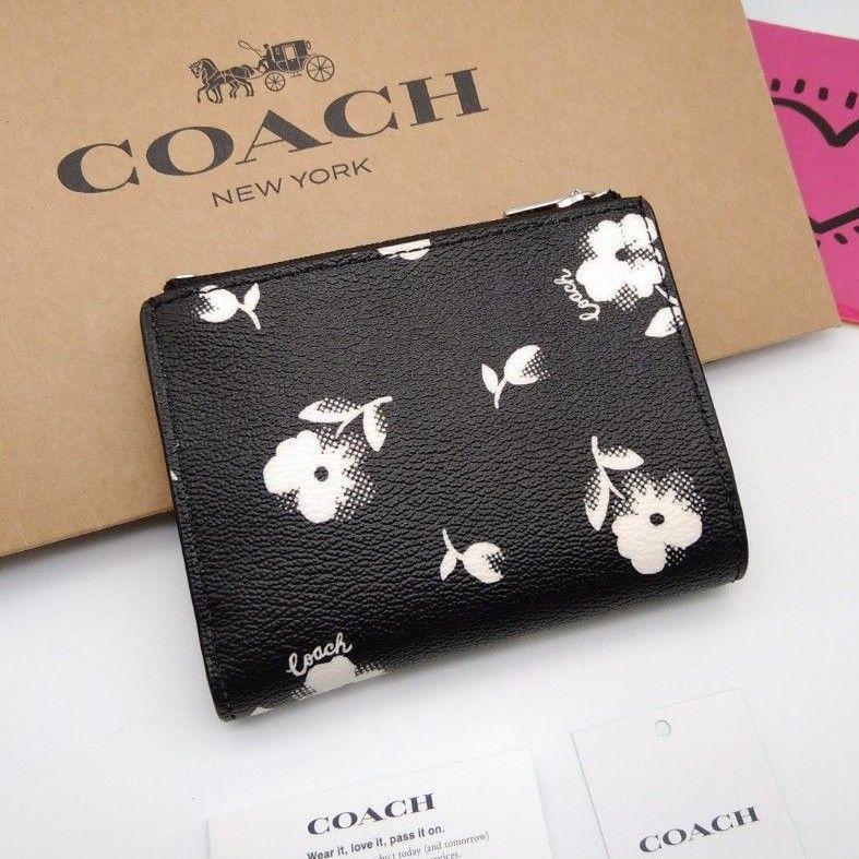 新作 COACH 折り財布 バイフォールド ウォレット・フローラル プリント