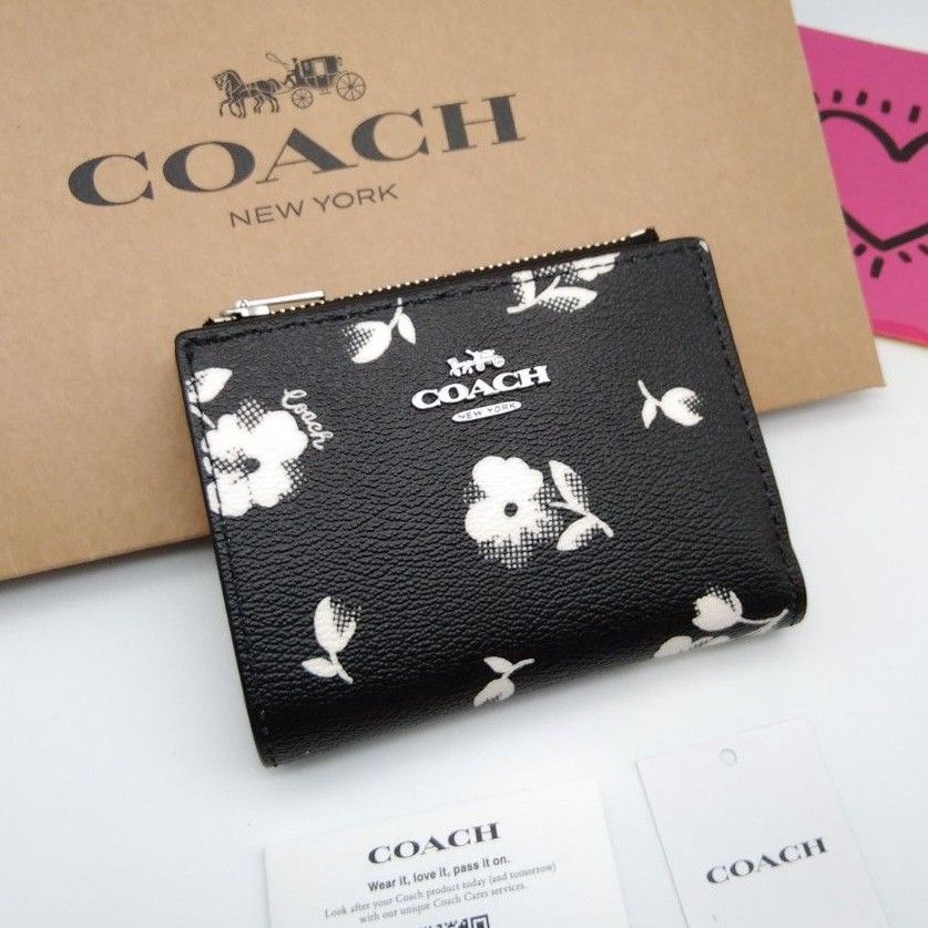 新作 COACH 折り財布 バイフォールド ウォレット・フローラル プリント