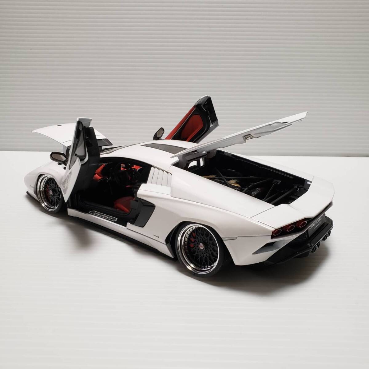 1/18 ランボルギーニ カウンタック Lamborghini Countach LPI 800-4 カスタムの画像7