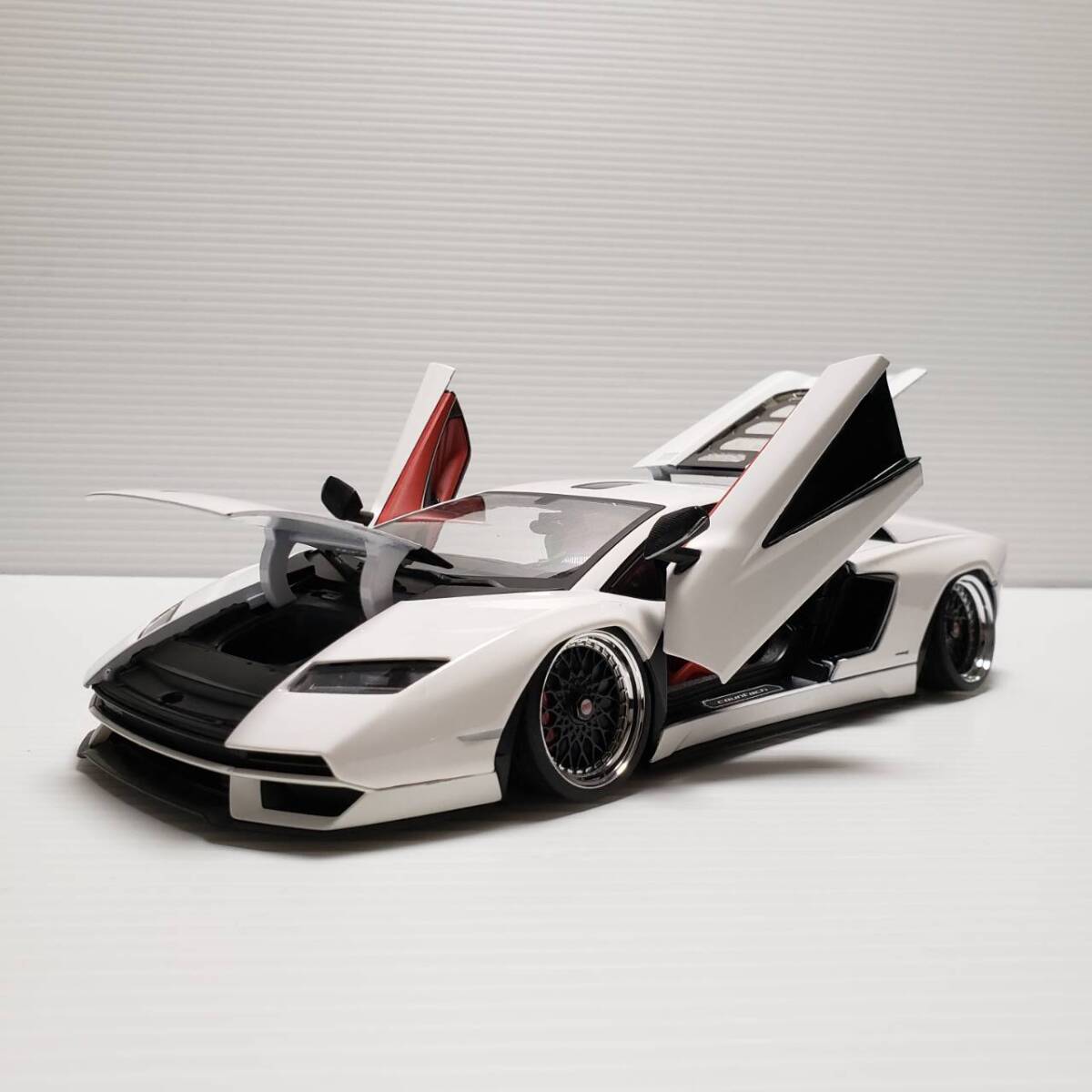 1/18 ランボルギーニ カウンタック Lamborghini Countach LPI 800-4 カスタムの画像8