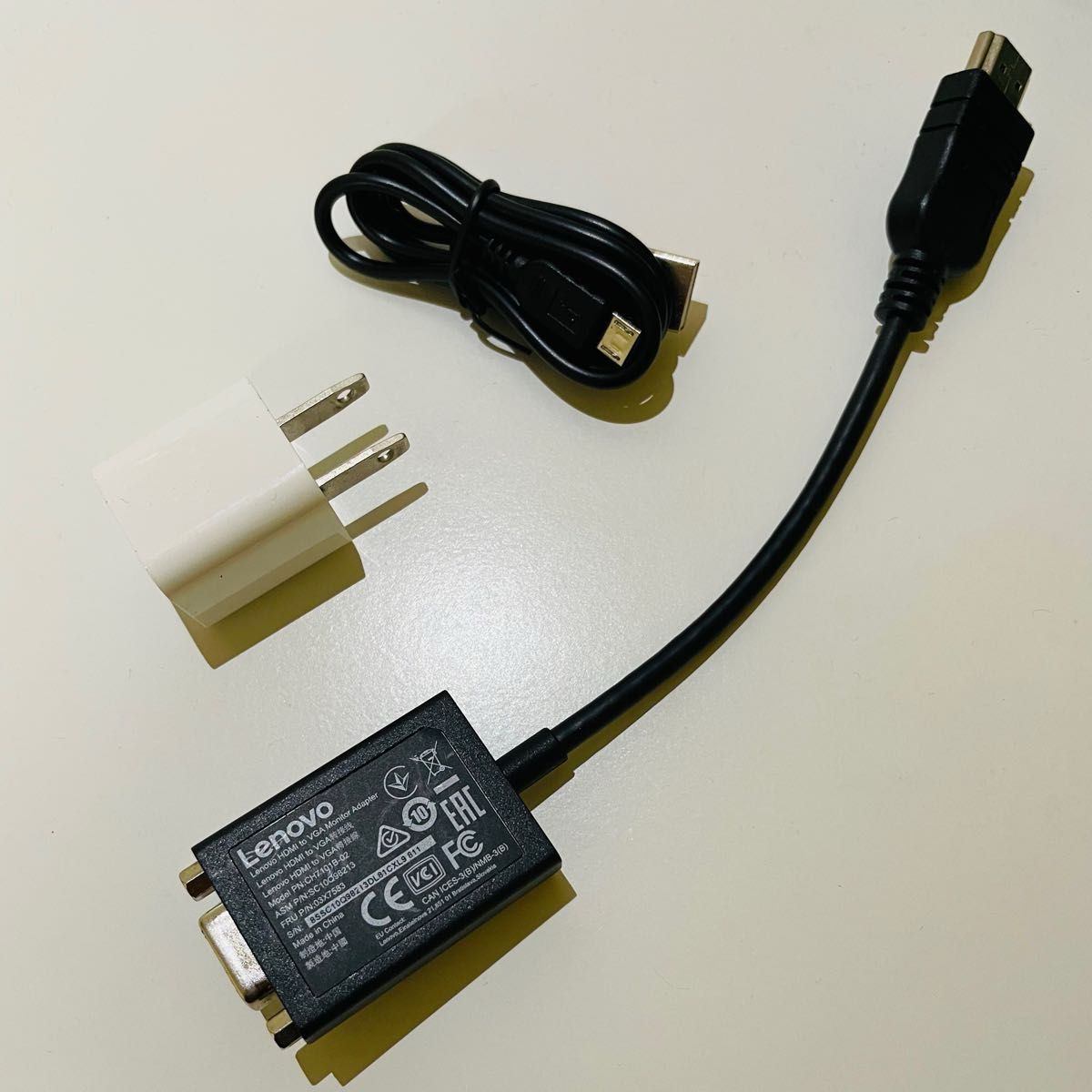 ①Lenovoモニターアダプター(VGA Adapter)       ②USBアダプター③マイクロUSBケーブル(TYPE-B)