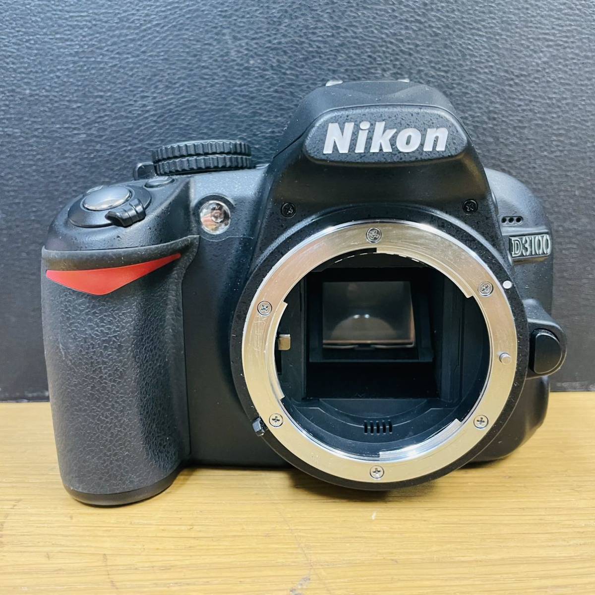 動作品 Nikon D3100 デジタル一眼レフ ボディ 18-55mm レンズキット レリーズ回数3,628回 バッテリー付き NN9070_画像3