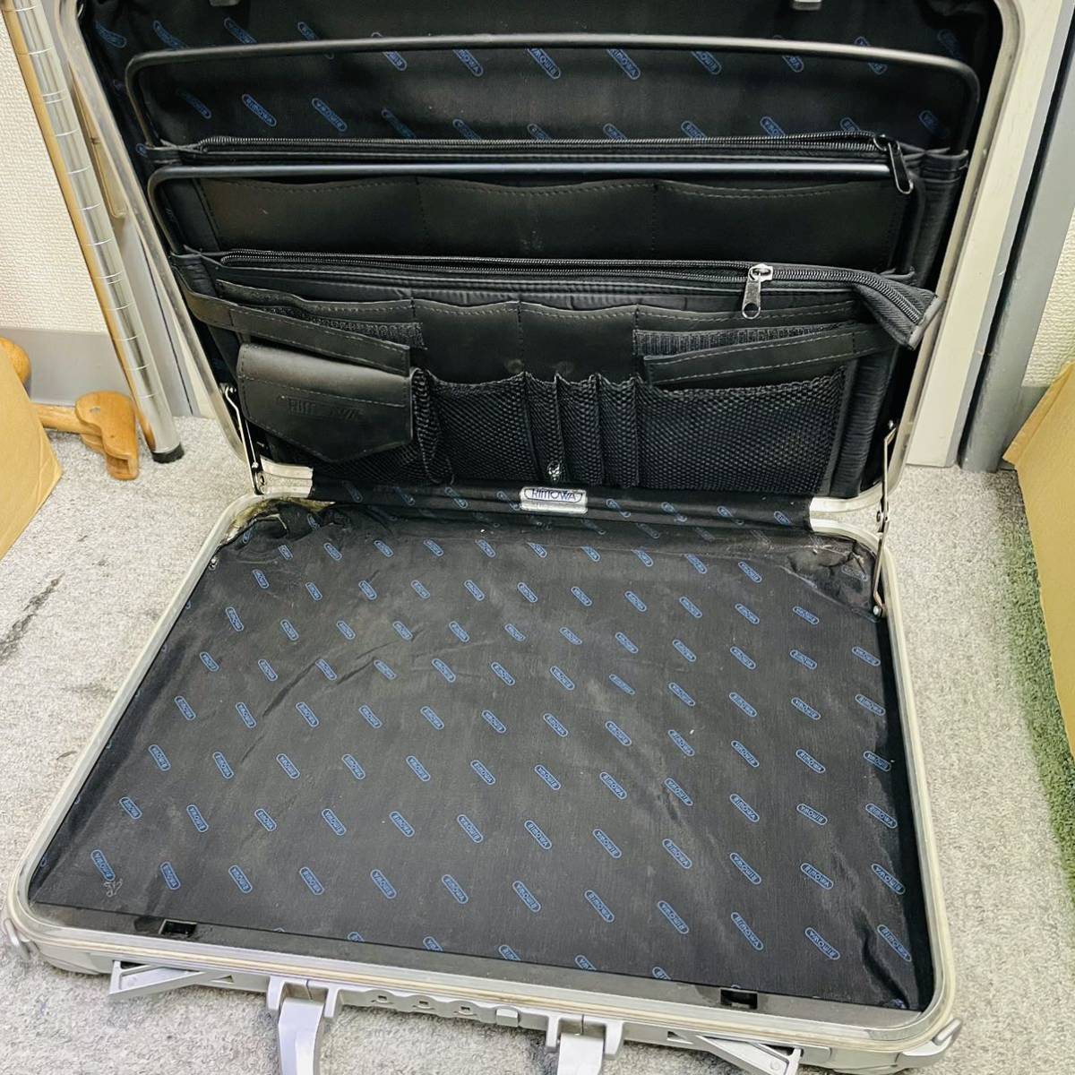 RIMOWA アタッシュケース リモワ ドイツ製 スーツケース 約46×36×7cm シルバー ビジネス NN9331_画像8