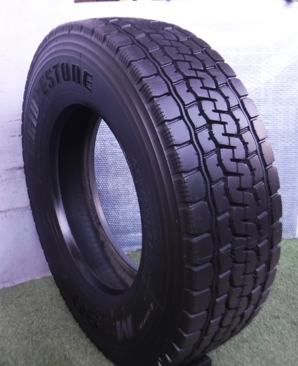 ★275/80R22.5 151/148J,ブリヂストン M890!【ほぼ新品未使用】イボイボ付き!直接引き取り大歓迎、組み換え交換可!激安1本価格!!_TB101_275/80R22.5,ブリヂストン M890!年式2015年