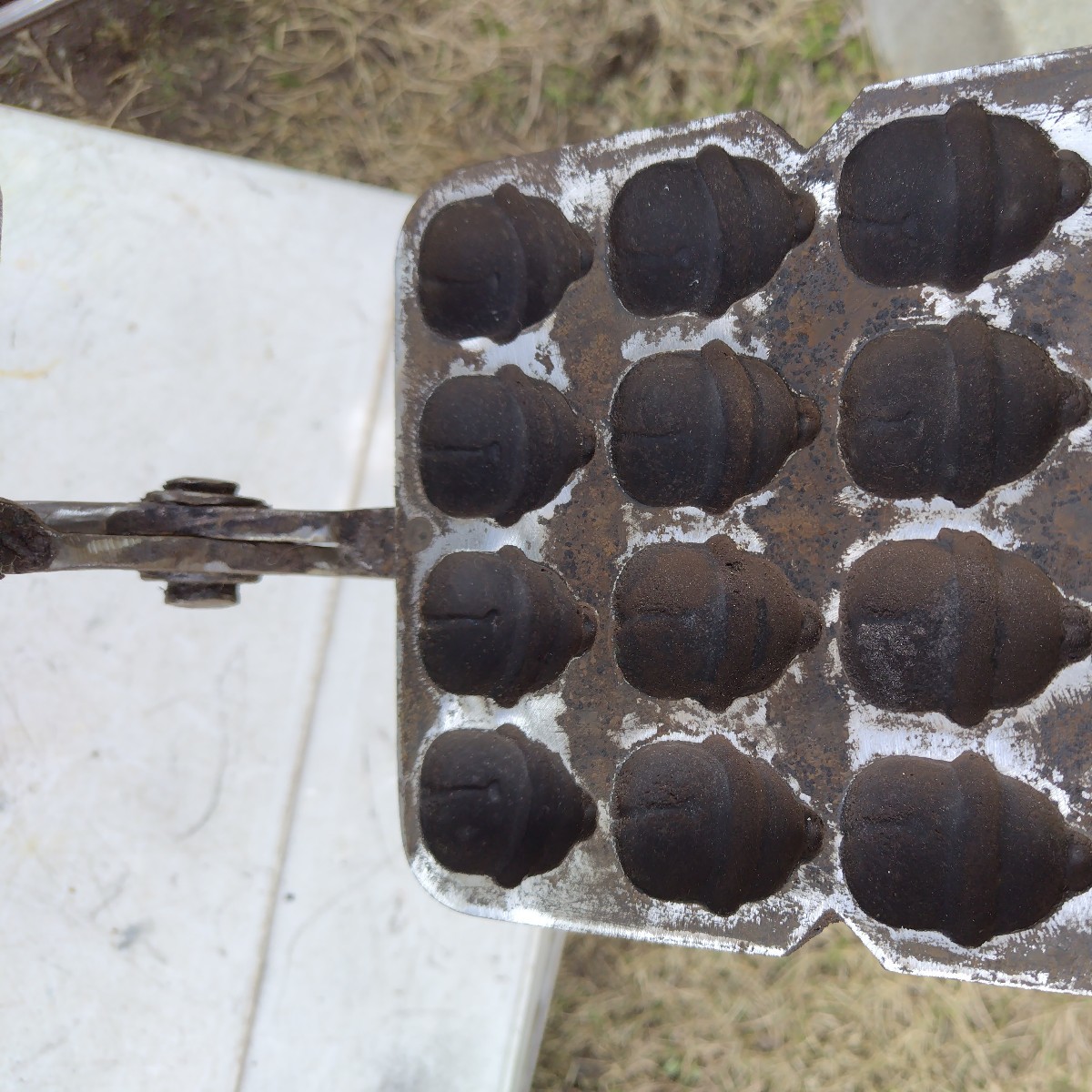 手焼カステラはさみ焼器 鈴型 16個焼 5丁でワンセット アルミ 手焼カステラはさみ焼器 鈴型 16個焼 5丁でワンセット アルミ
