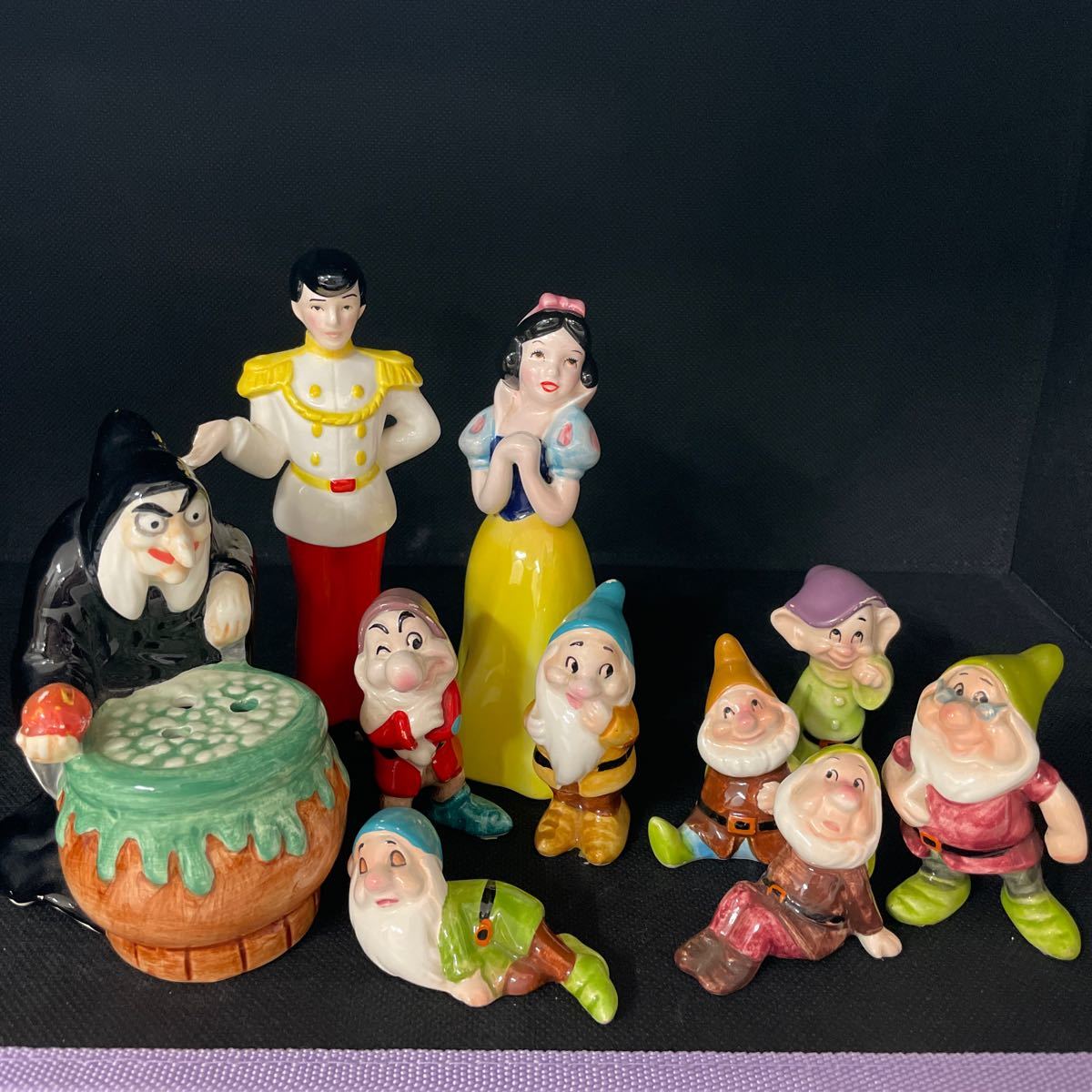 ディズニー フィギュア フィギュリン 白雪姫 王子様 魔女 7人の小人 Disney 陶器製 10体セット 240207T08_画像1