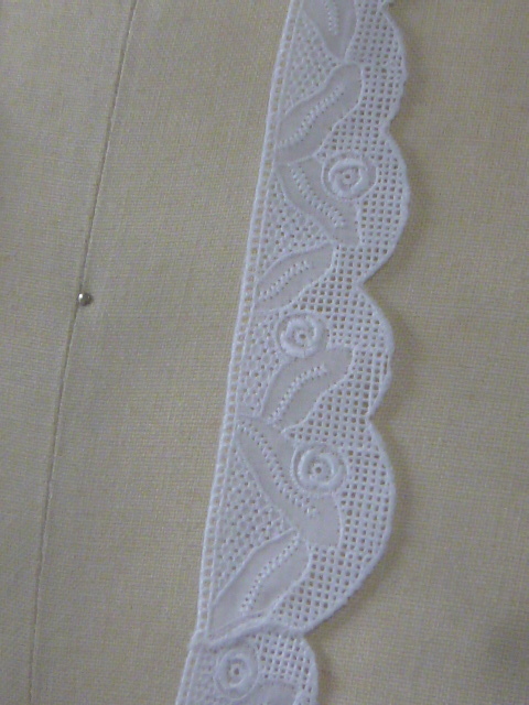 301311 Made in Switzaland NERO社製 綿 繊細なエンブロイダリーレースモチーフ かわいい草花柄 白色 １枚の画像9