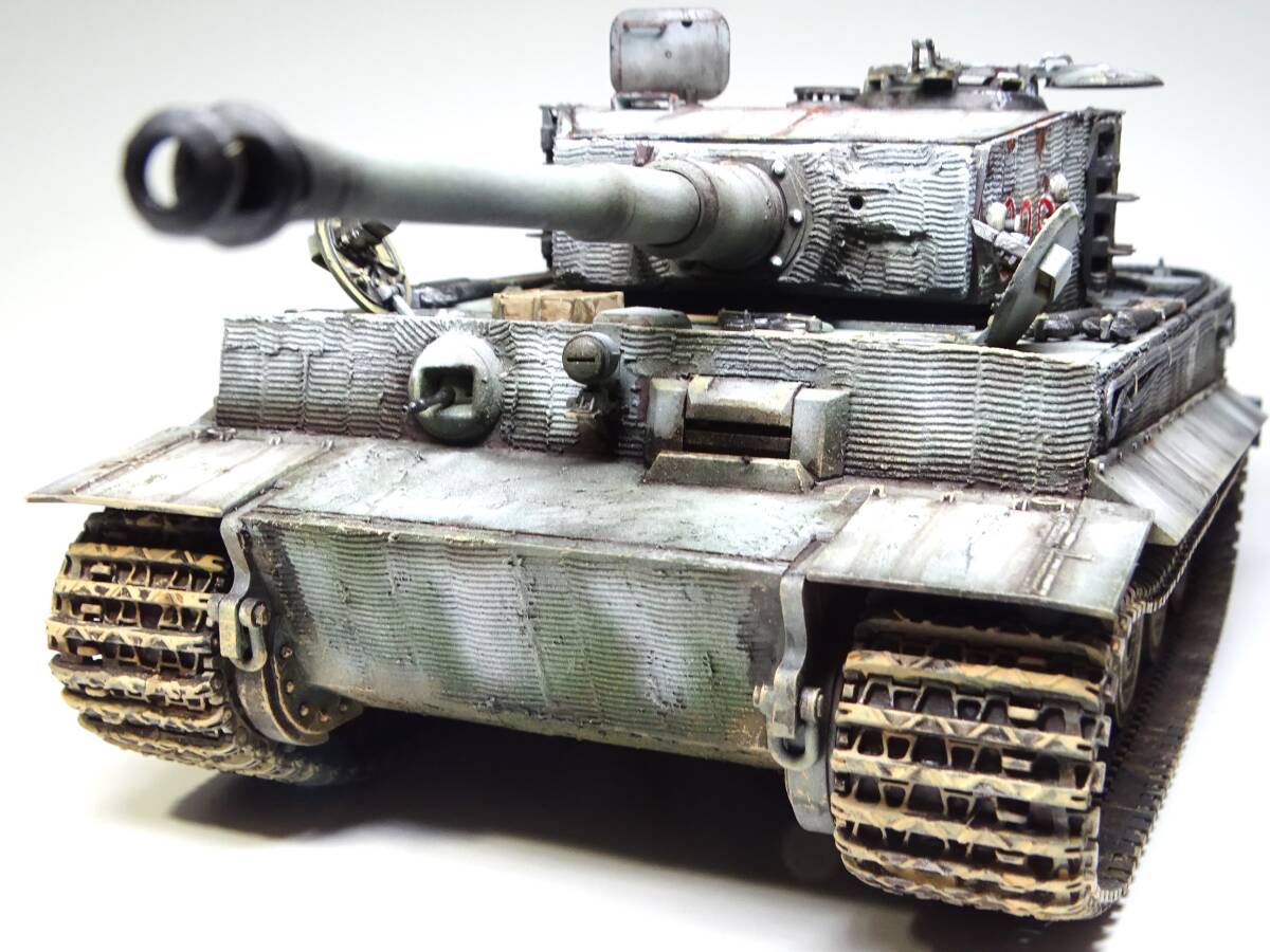 1/35 ドイツ　タイガーⅠ型　後期型　人形5体　砲弾箱5個付き塗装済み完成品_画像9