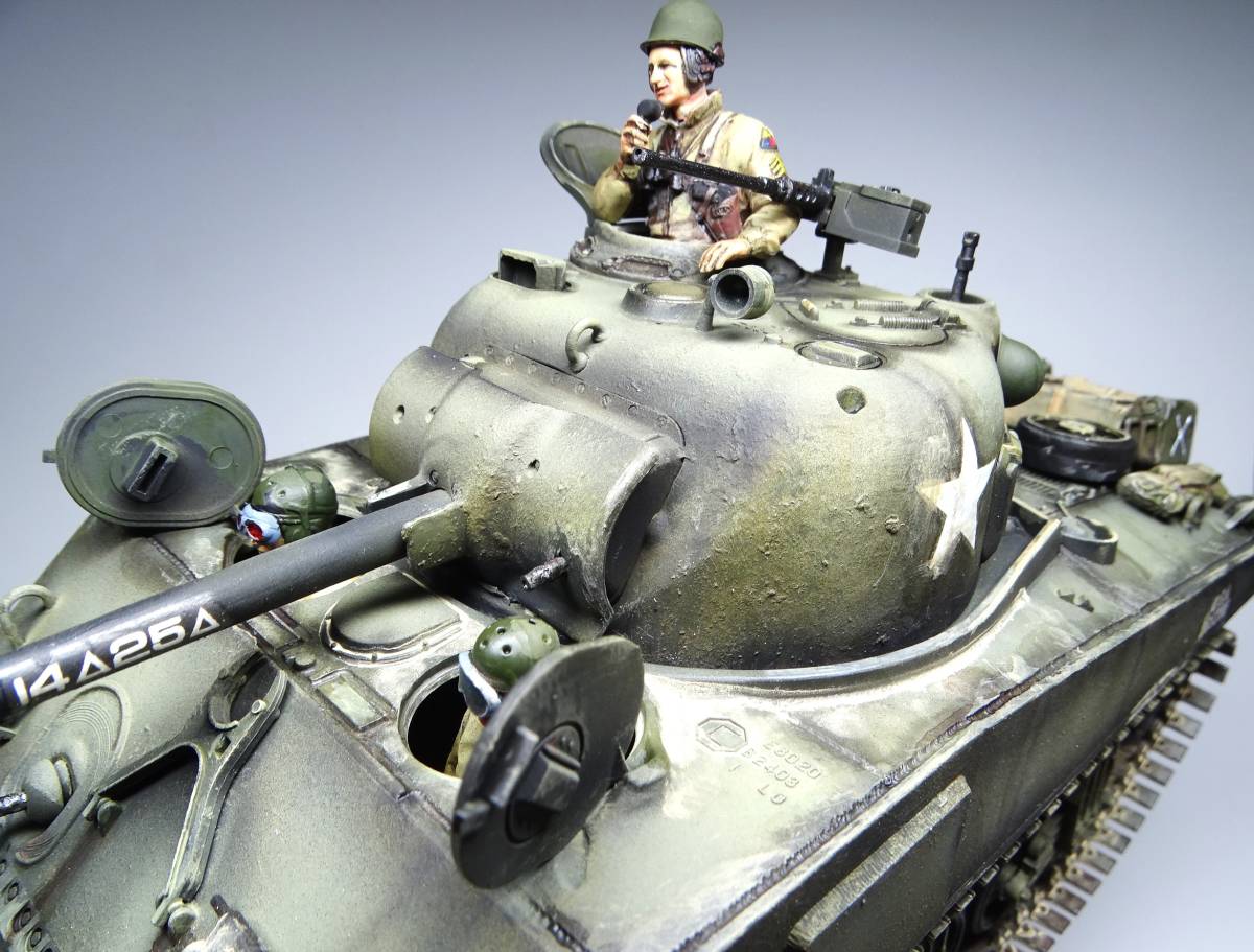 1/35　アメリカ　M４A３シャーマン　人形付き塗装済み完成品_画像10