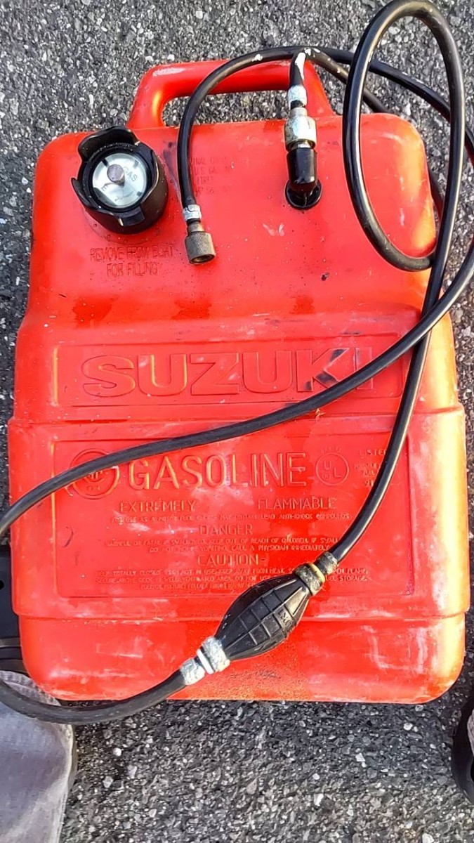 【ジャンク】SUZUKI 燃料タンク ガソリンタンク 25リッター_画像1