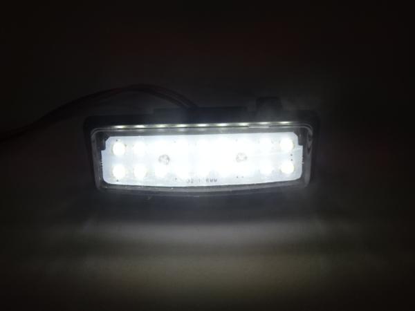 日産 キャンセラー 内蔵 LED ナンバー灯 ライセンスランプ　ノート E11 E12_画像1