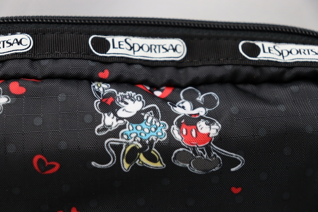 新品☆海外ディズニーストア購入品☆Disney× LeSportsac　ポーチ　ミッキー&ミニーのチャーム付き　レスポートサック　_画像2