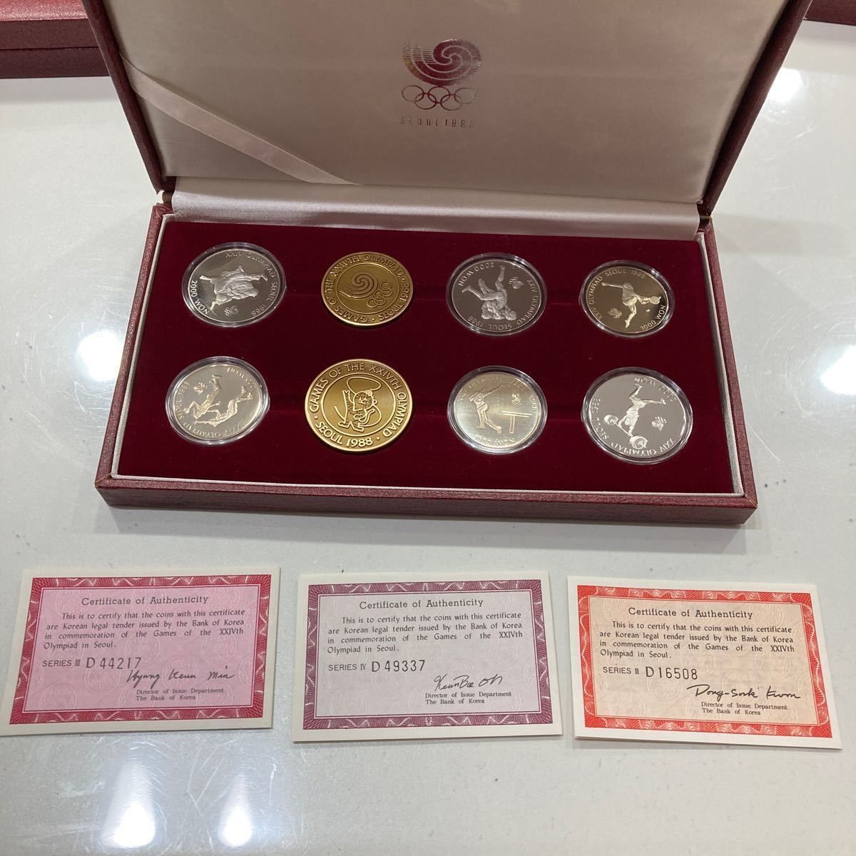 パ）　ソウルオリンピック 1988 記念硬貨 ソウル　韓国 記念コイン メダル ケース付 5点セット_画像3