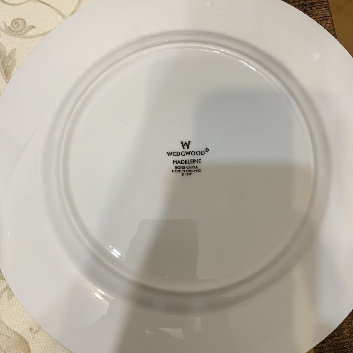 未使用 元箱 ウェッジウッド マデリン 27cmディナープレート 2枚 未使用 元箱 ウェッジウッド マデリン 27cmディナープレート 2枚