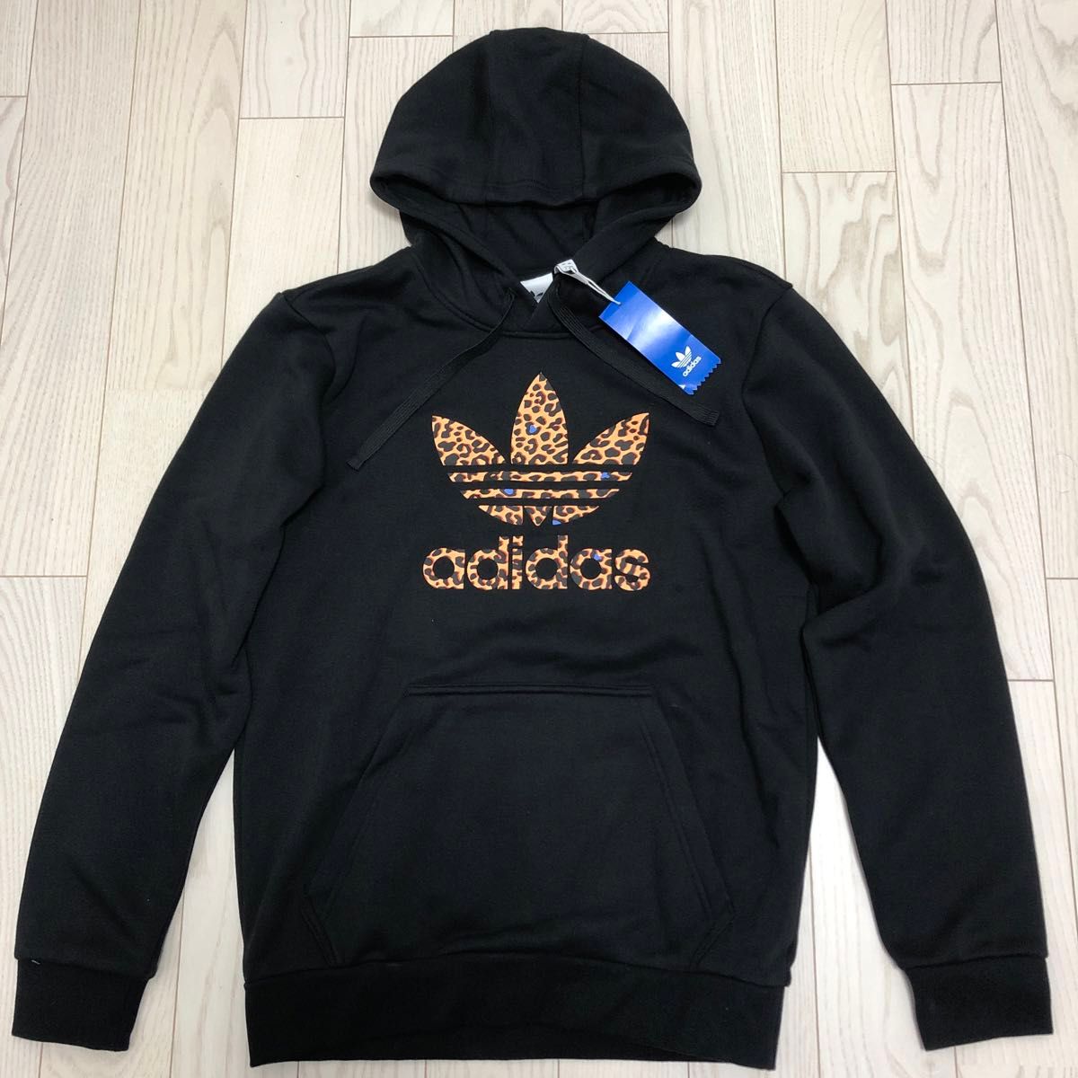 アディダス  adidas ヒョウ柄　パーカー　黒　新品　豹柄　レオパード