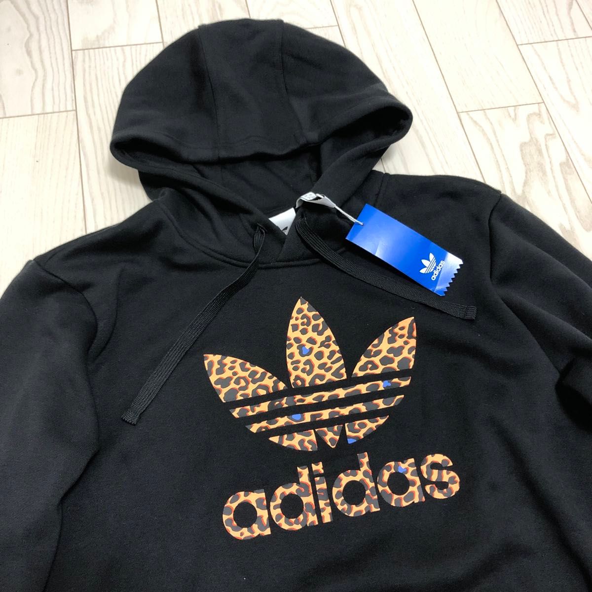 アディダス  adidas ヒョウ柄　パーカー　黒　新品　豹柄　レオパード