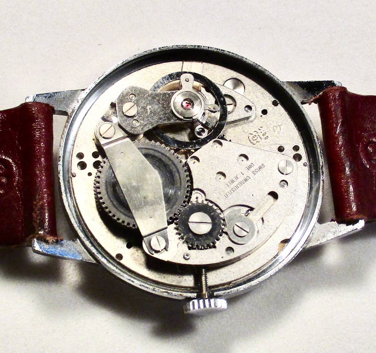 ☆ ジャンプ・アワー　紳士用腕時計　1950年頃　スイス製