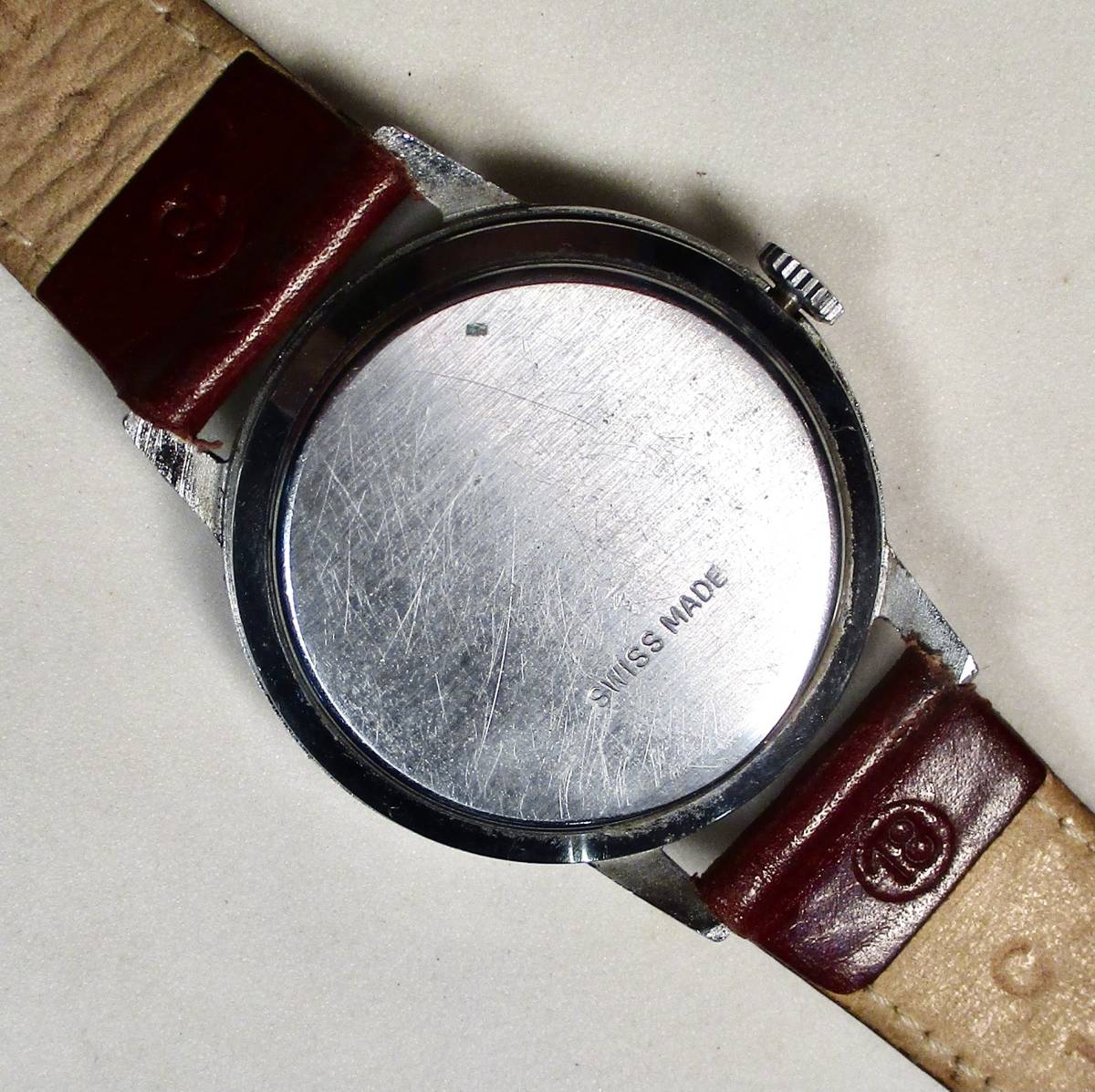 ☆ ジャンプ・アワー　紳士用腕時計　1950年頃　スイス製
