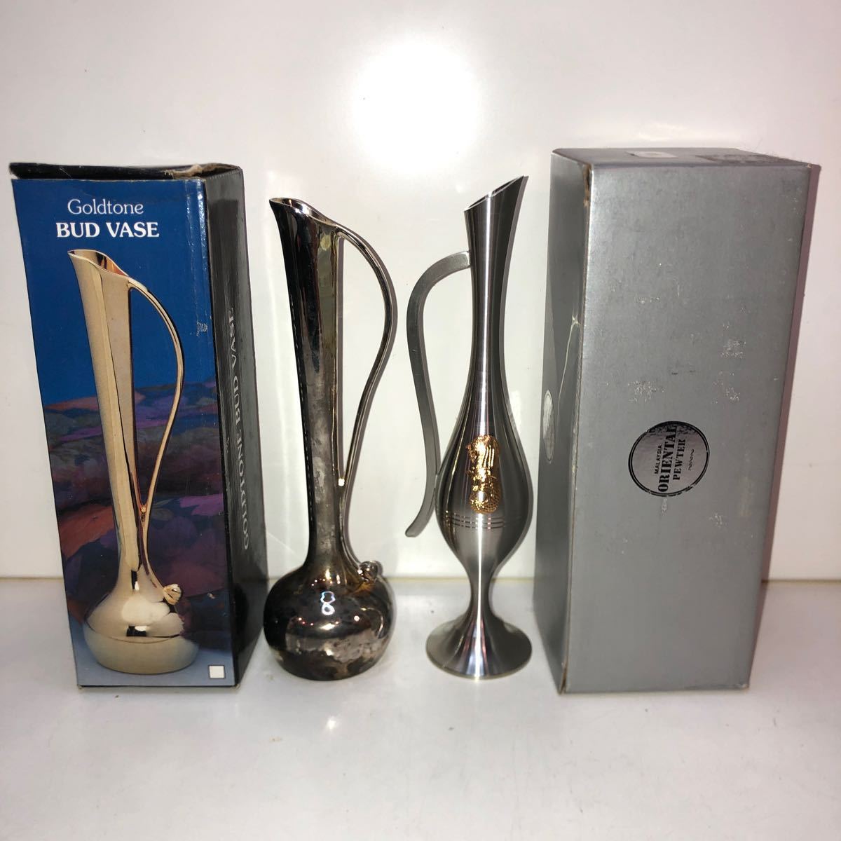 Goldtone BUDVASE & ORIENTALPEWTER один колесо .. комплект 