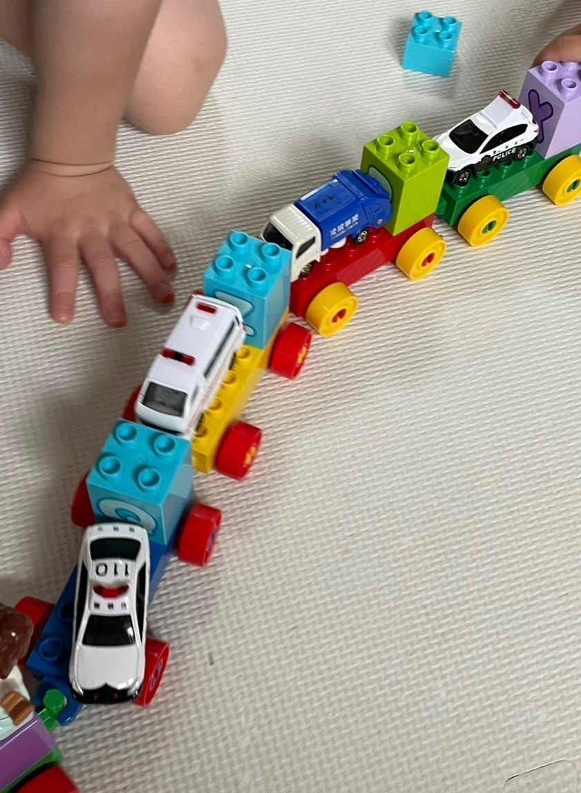 レゴ互換性車　おもちゃ車　おまとめ5台セット  デュプロ　新品　誕生日　ブロック オモチャ 知育玩具　連結 キッズ　大人気