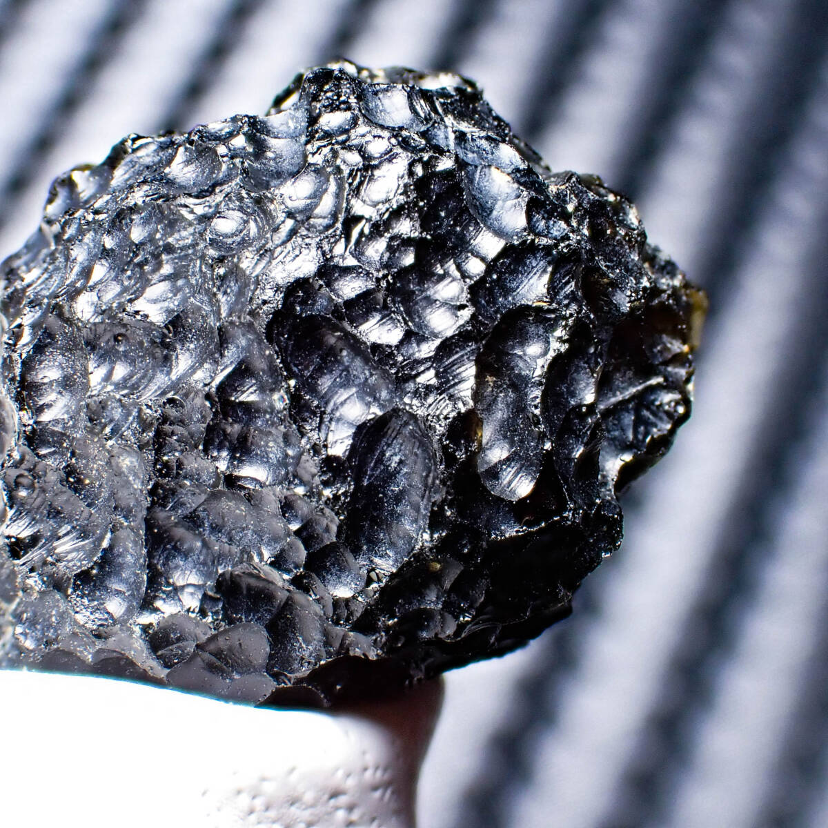 天然石 テクタイト タンブル 流星 隕石 流星のかけら メテオ 風水 宇宙 金 健康 占い パワーストーンの画像6