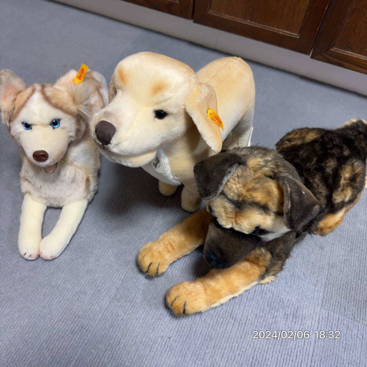 1000円〜　タグ付き　極美品　Steiff シュタイフ　人形　犬　ドッグ　ハスキー　ラブラドール　シェパード　3点セット_画像2