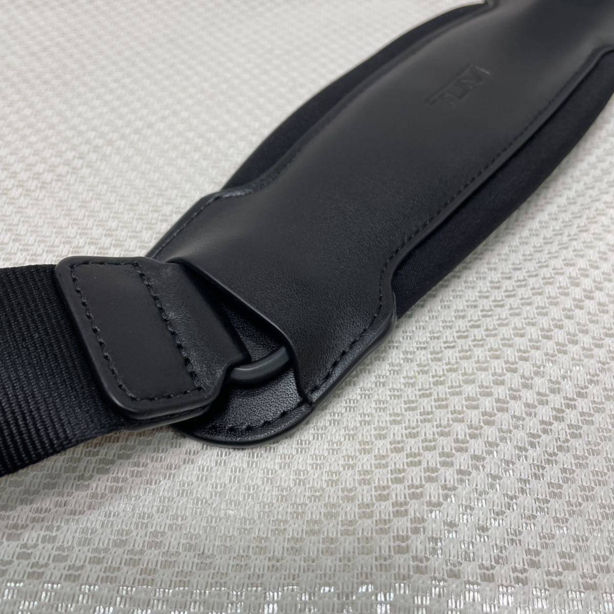 未使用品】TUMI 純正ショルダーベルト トゥミのブリーフケース 未使用品】TUMI 純正ショルダーベルト トゥミのブリーフケース