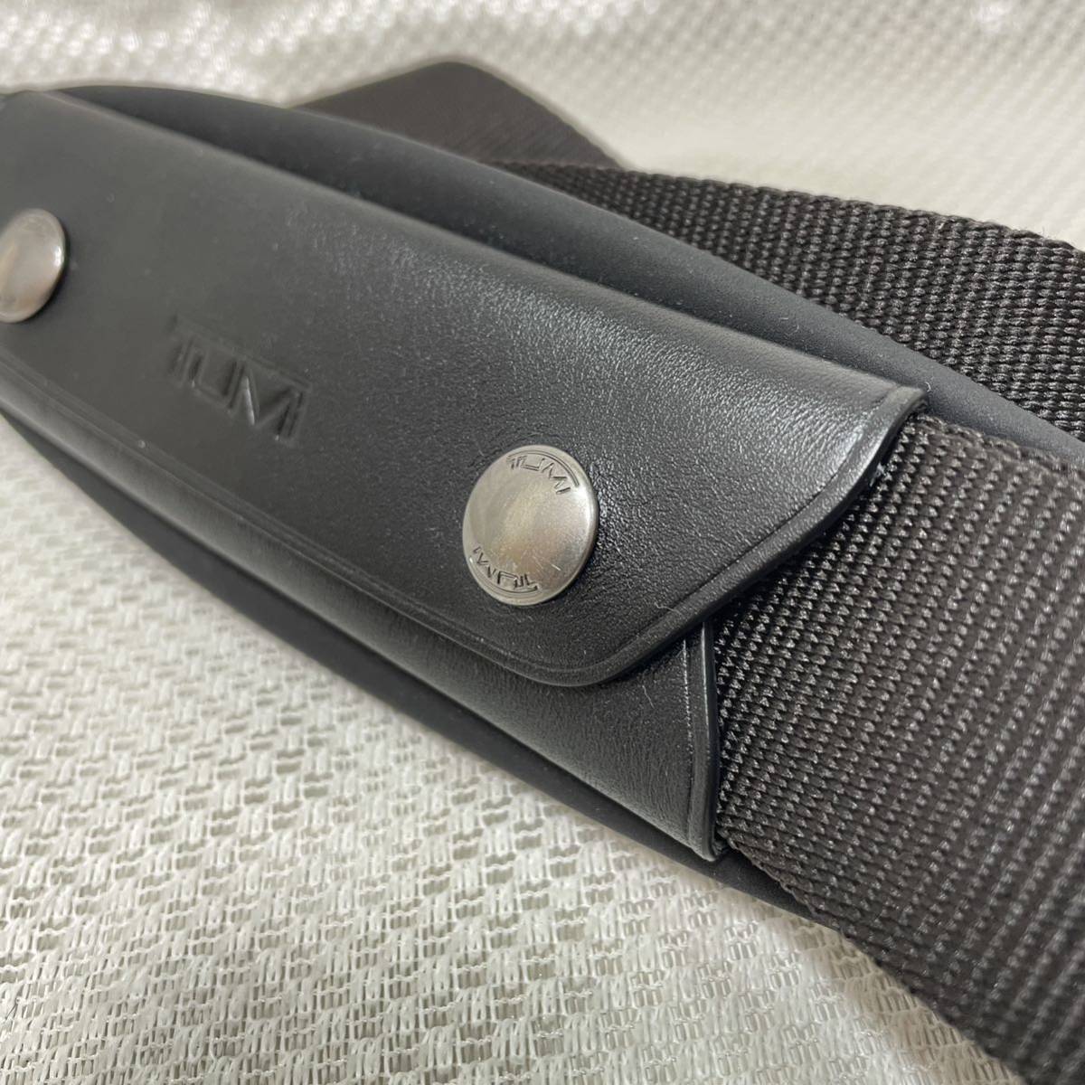 未使用品】TUMI 純正ショルダーベルト トゥミのブリーフケース 未使用品】TUMI 純正ショルダーベルト トゥミのブリーフケース