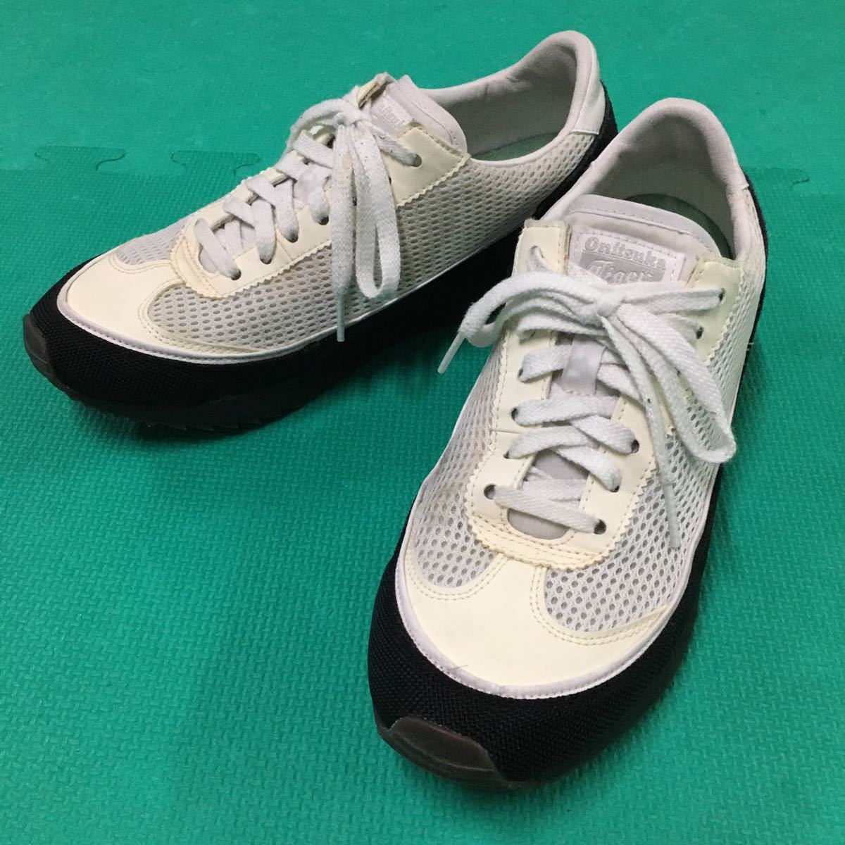 オニツカタイガー HSINTI 1183A629 white black US8.5 USED オニツカタイガー HSINTI 1183A629 white black US8.5 USED