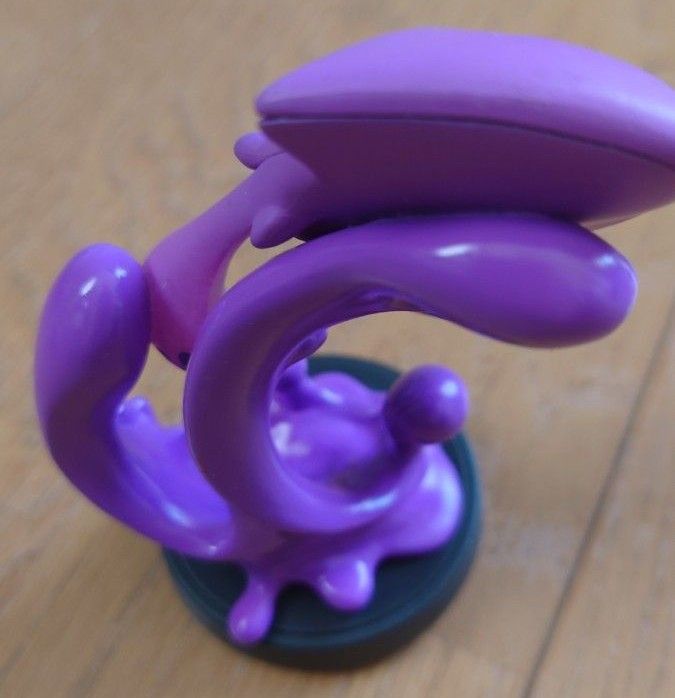 amiibo アミーボ スプラトゥーン イカ　ネオンパープル