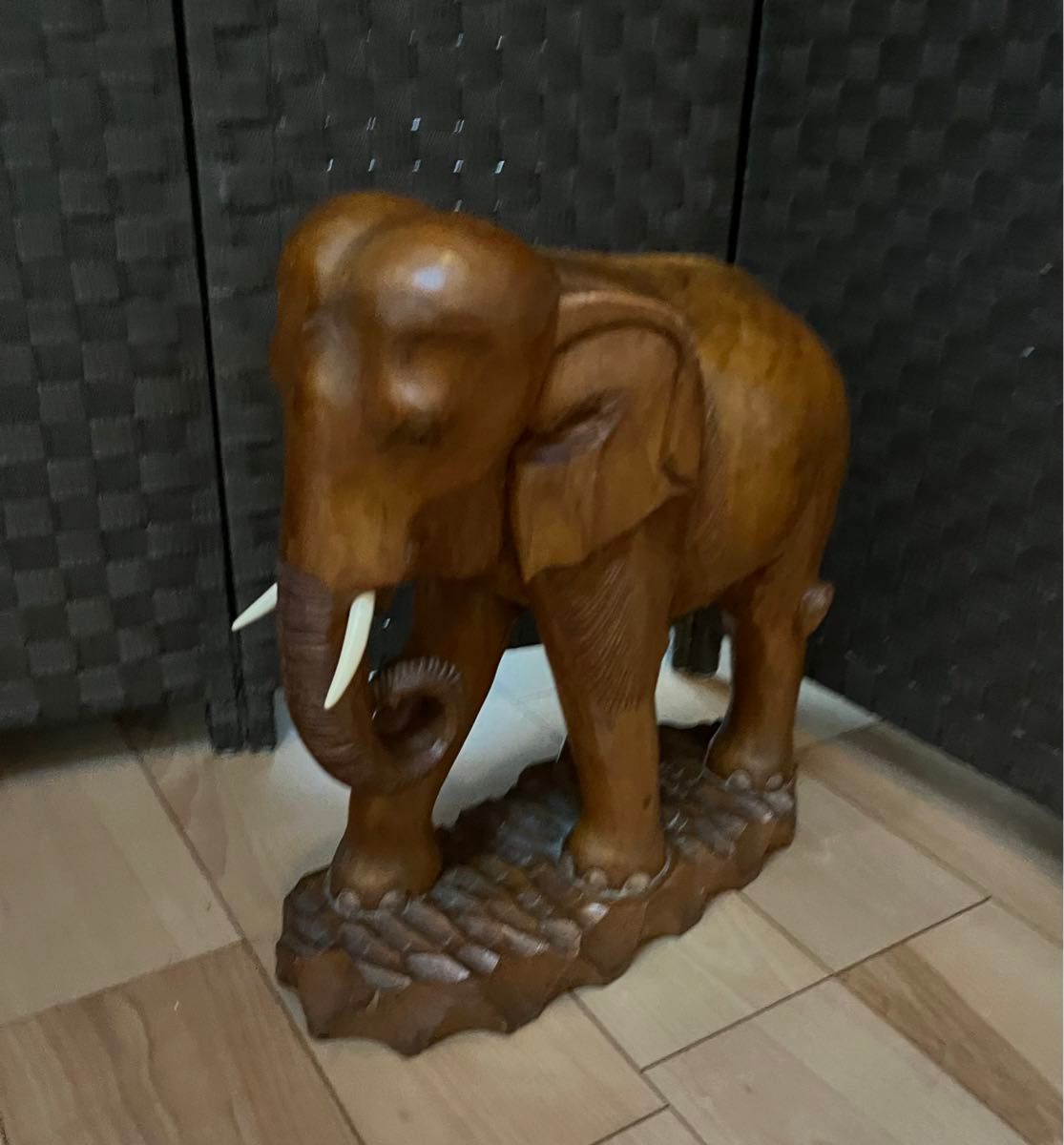 木彫りの象　アジアン雑貨　大型　40×45×18cm