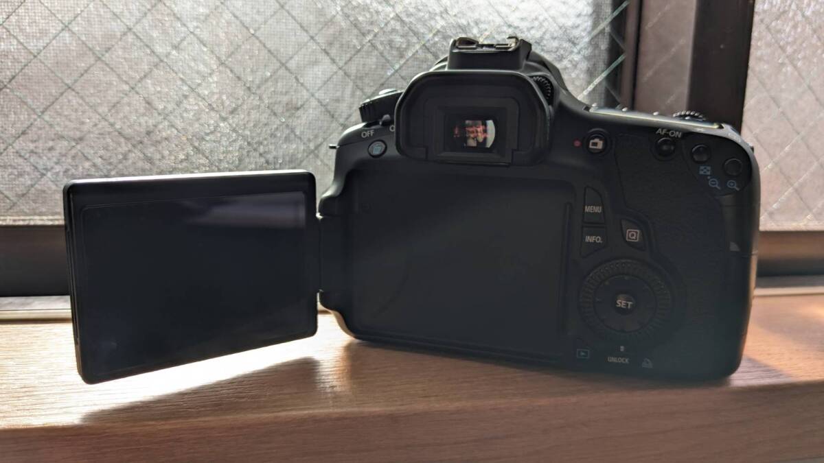 1円　キャノン　Canon EOS 60D / EF-S 18-55mm 1:3.5-5.6 IS Ⅱ 現状品_画像4