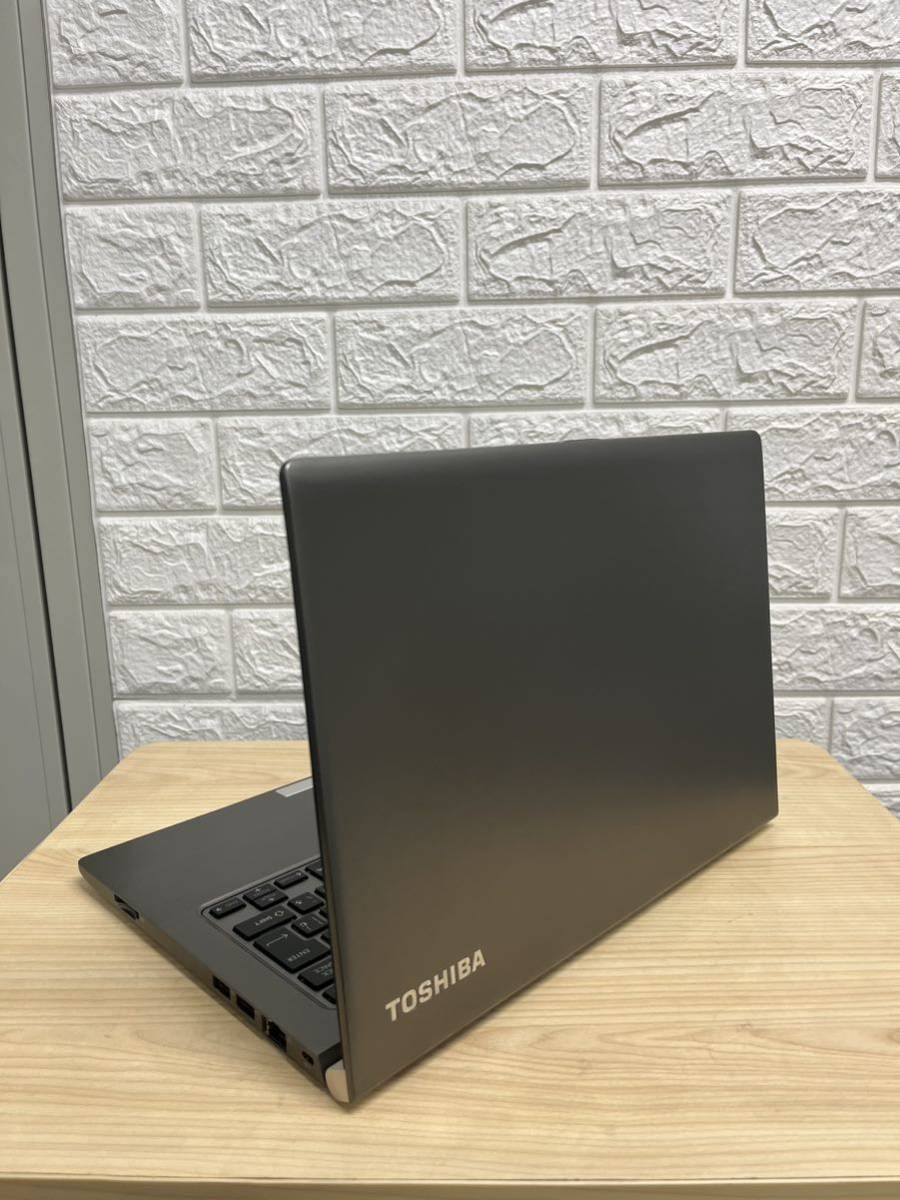 TOSHIBA 東芝 dynabook R63/D Core i5-6200U CPU2.4GHz 8GB SSD256GB 13.3インチ OS無し 中古ノートパソコン_画像4