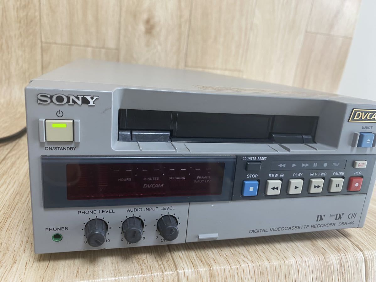 中古 SONY DSR-40 業務用 DVCAM レコーダー 99年製 / 通電確認済み / 現状品 / ジャンク品_画像3