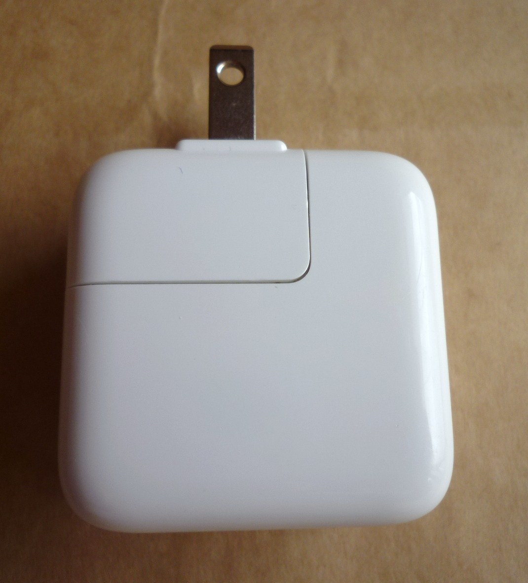 純正　Apple アップル　USB充電器　10W　USB　Power　Adapter　ホワイト　白　A1357　5.1V 2.1A ACアダプタ　電源アダプタ ②_画像8
