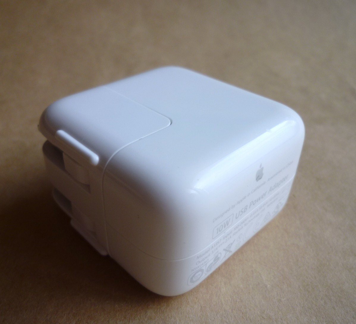 純正　Apple アップル　USB充電器　10W　USB　Power　Adapter　ホワイト　白　A1357　5.1V 2.1A ACアダプタ　電源アダプタ ②_画像1