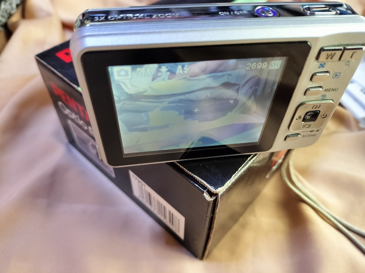 コンパクトデジタルカメラ ペンタックスOptio E85 作動品 2GBの初期化済みSDカード付き  ACアダブターは未使用  ud1b52642(0)様専用 の画像4