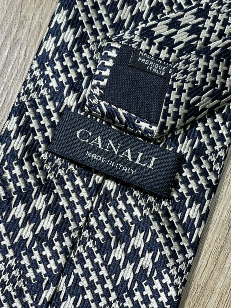 ほぼ未使用 ″CANALI″ カナーリ 千鳥格子 重厚 ブランドネクタイ 402066_画像4