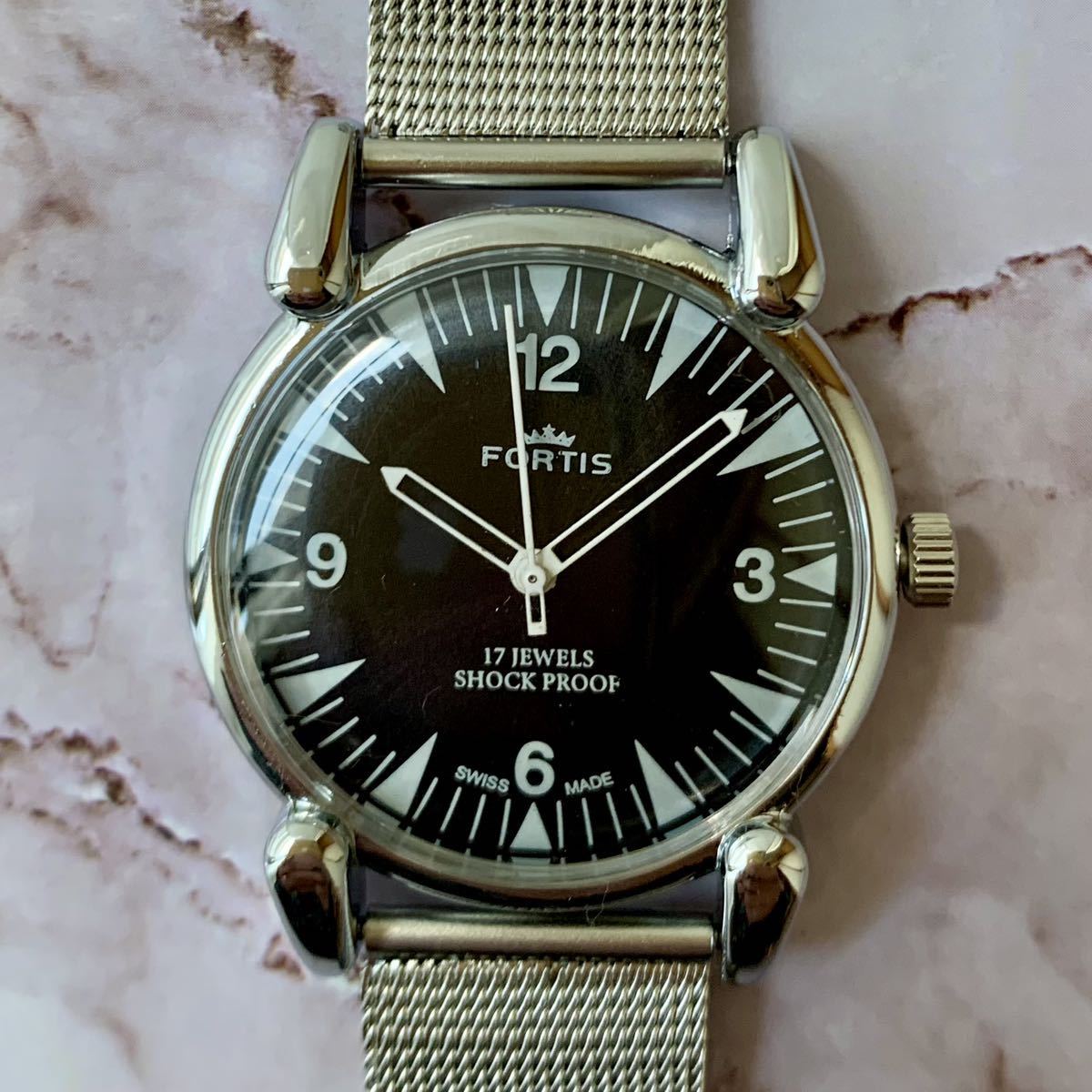 FORTIS * free shipping * overhaul settled * men's wristwatch * Switzerland made * hand winding * machine * antique * Vintage * black * black *70s