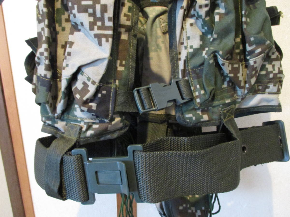 未使用 中国軍 07式迷彩 デジタル迷彩 タクティカルベスト マガジンポーチ 国内発送 未使用品 中国軍実物 07式迷彩タクティカルベスト