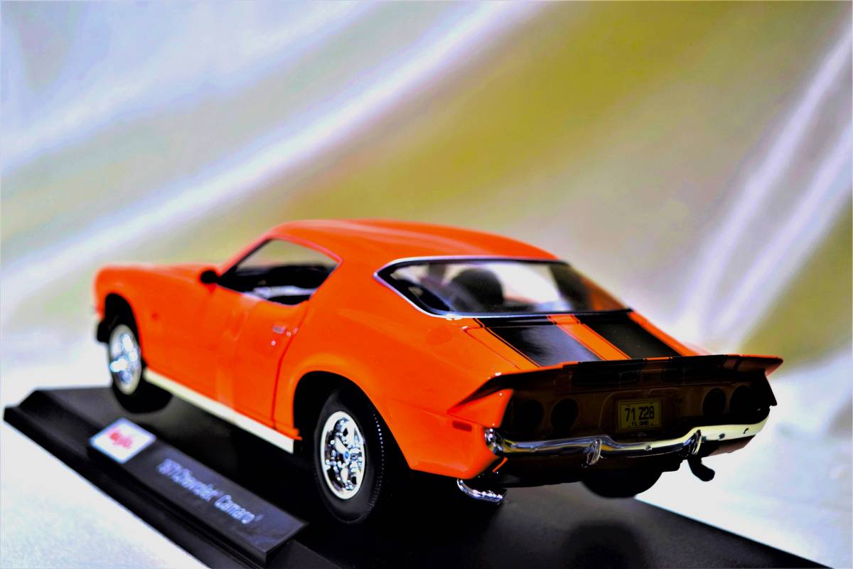 新品マイスト1/18【Maisto】◆1971年式 Chevrolet Camaro/レア◆シボレー/ポルシェ/フェラーリ/BMW/アウディ/オートアート/京商/ブラーゴ _画像4