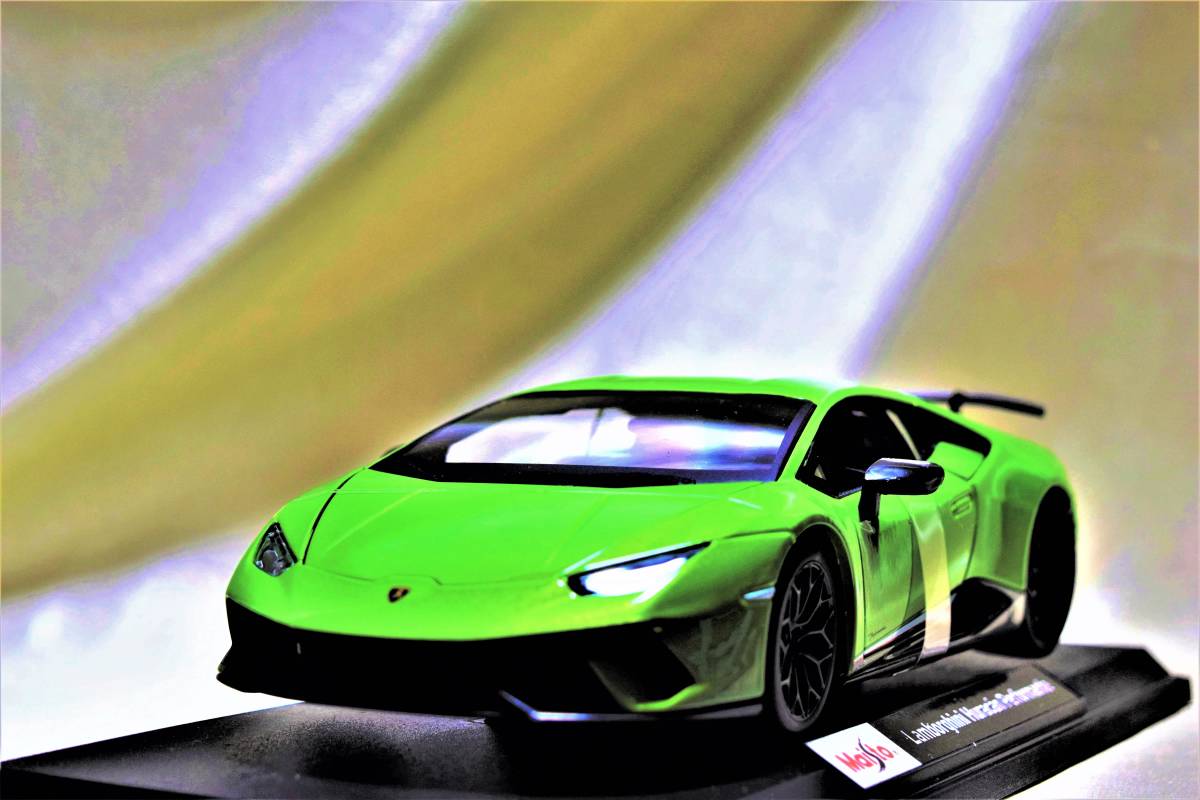 新品マイスト1/18【Maisto】◆Lamborghini Huracan Performante◆ポルシェ/BMW/フェラーリ/ランボルギーニ/アウディ/オートアート/ブラーゴの画像9