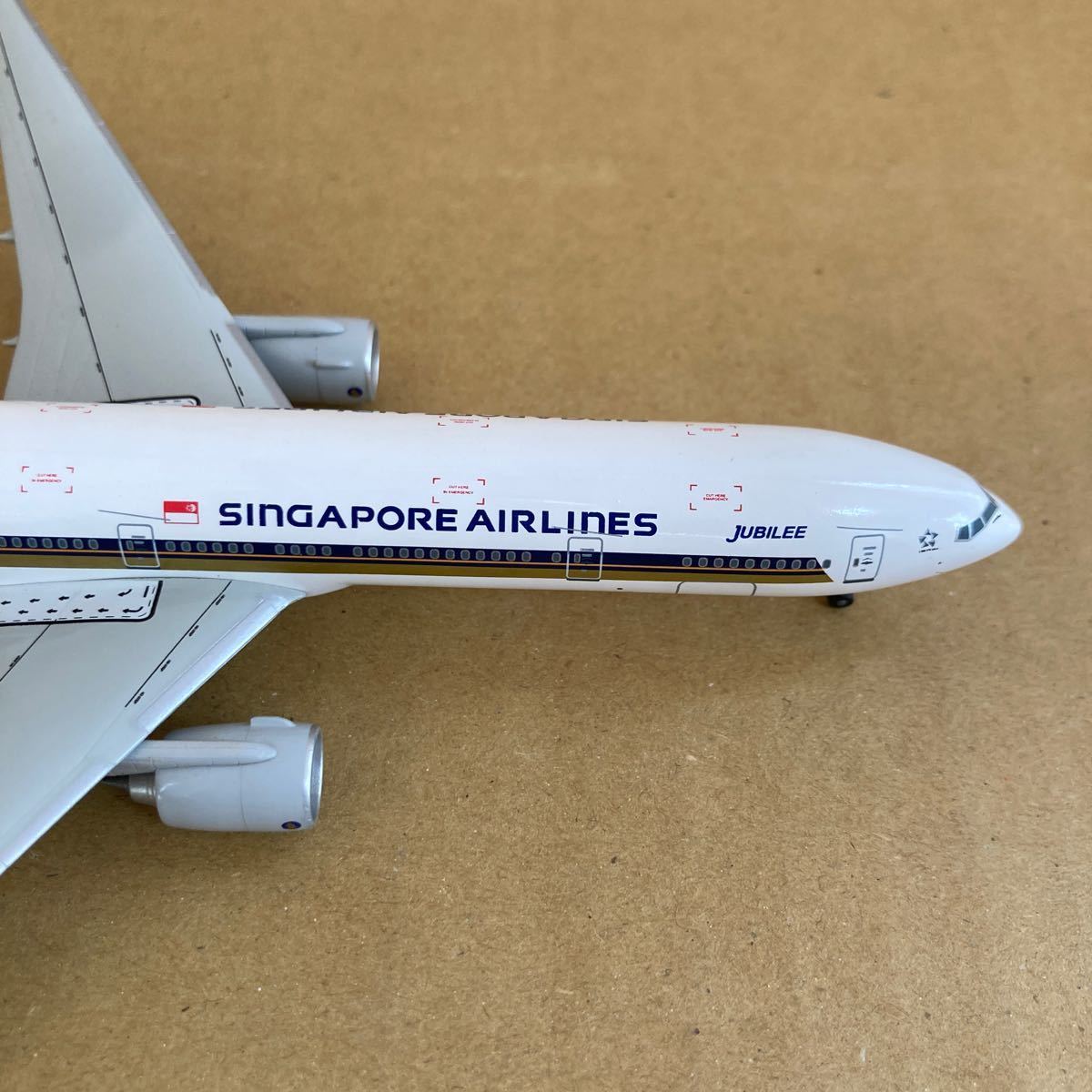 ■DRAGON WINGS 1/400 シンガポール航空 B777-300【中古品】■_画像4