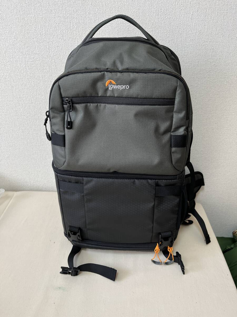 Lowepro ファストパック プロ BP250AW III バックパック グレー レインカバー付属の画像1