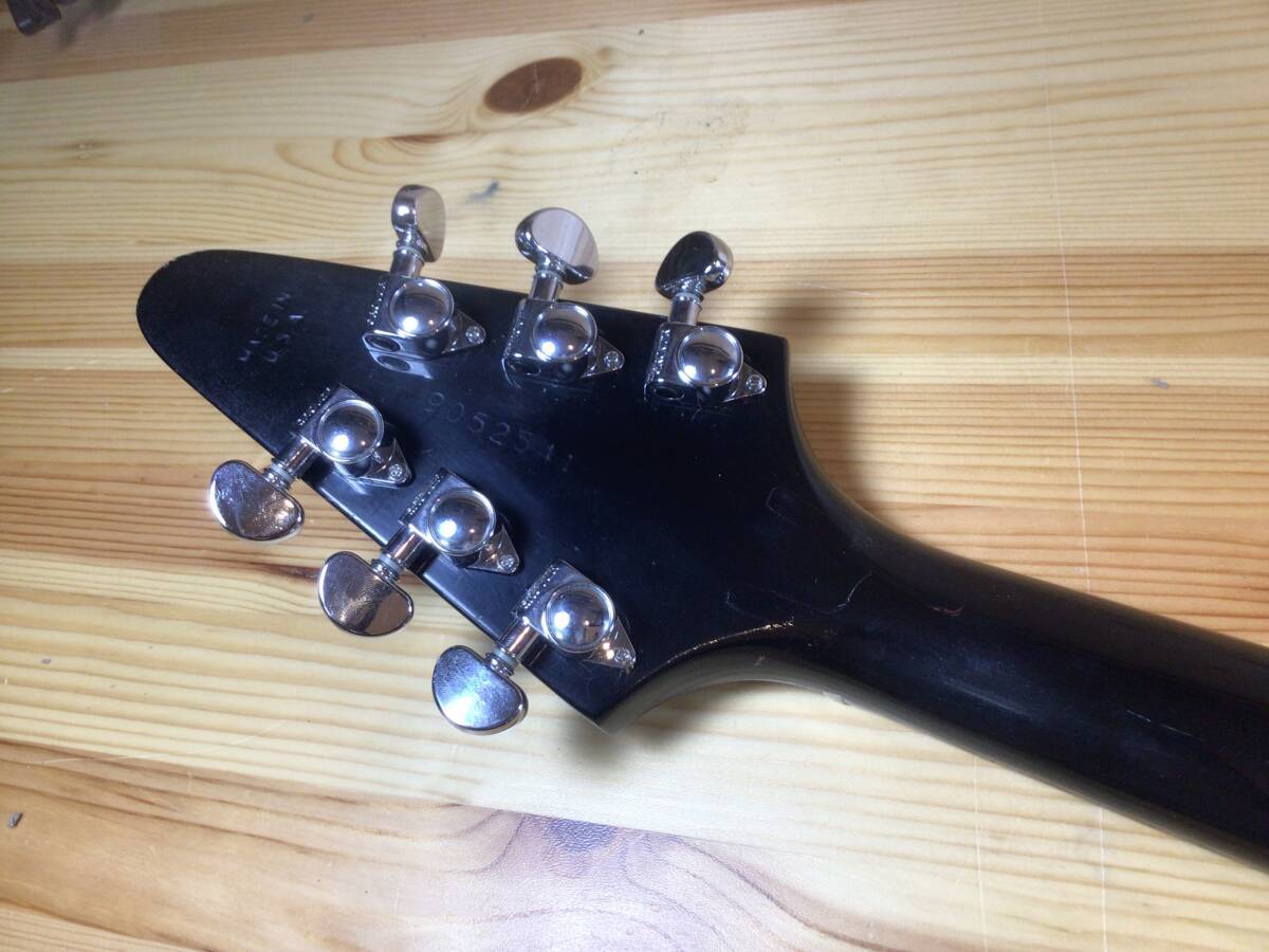 Gibson Flying V ギブソン　フライングV 。ネック修理、パーツ交換多数有り、ヘッドプレート、ケース欠品、ジャンク再生ギター！_画像6