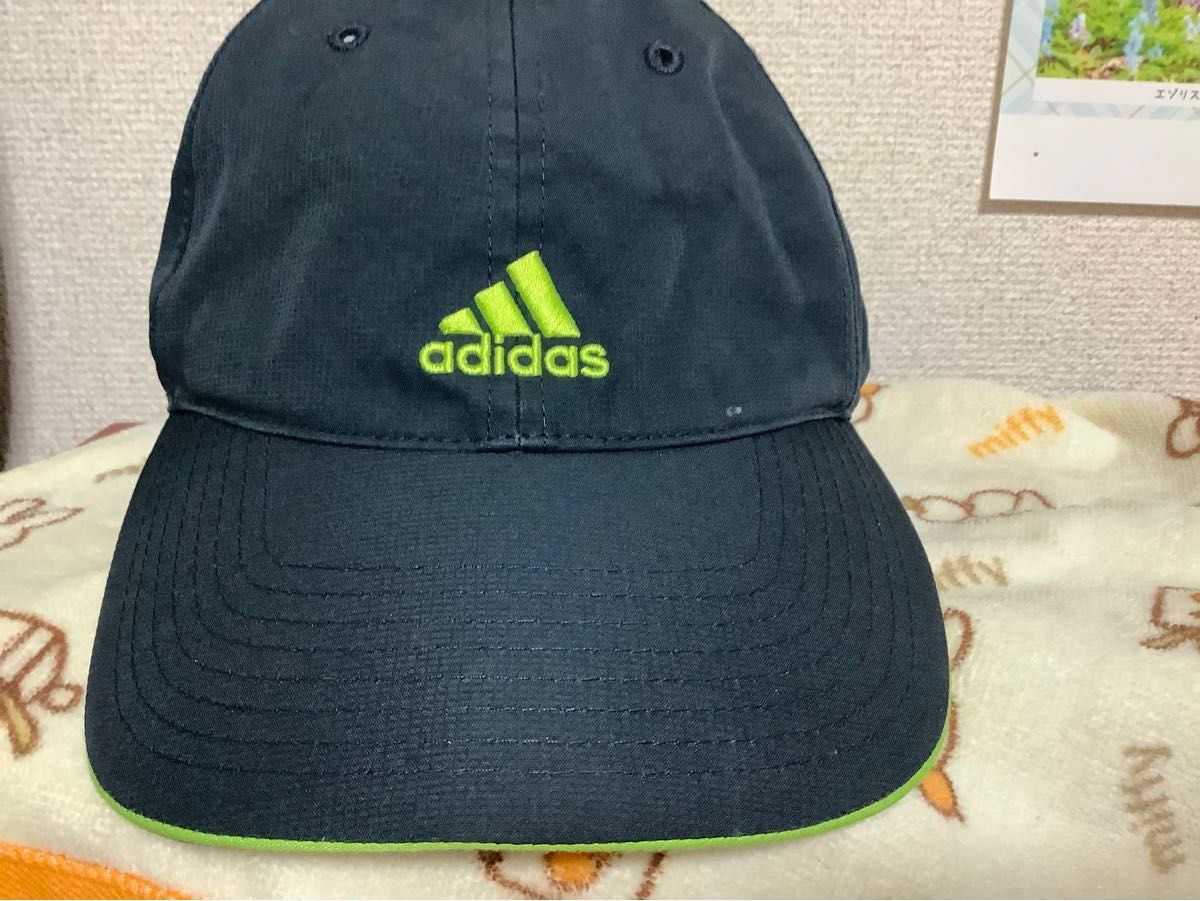 adidas 帽子　ネイビー