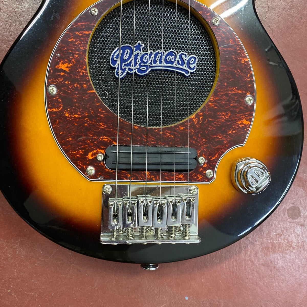 TT199 ピグノーズ Pignose アンプ内蔵ギター ミニギター 現状品 BRAR アンプ内蔵ミニギター_画像3