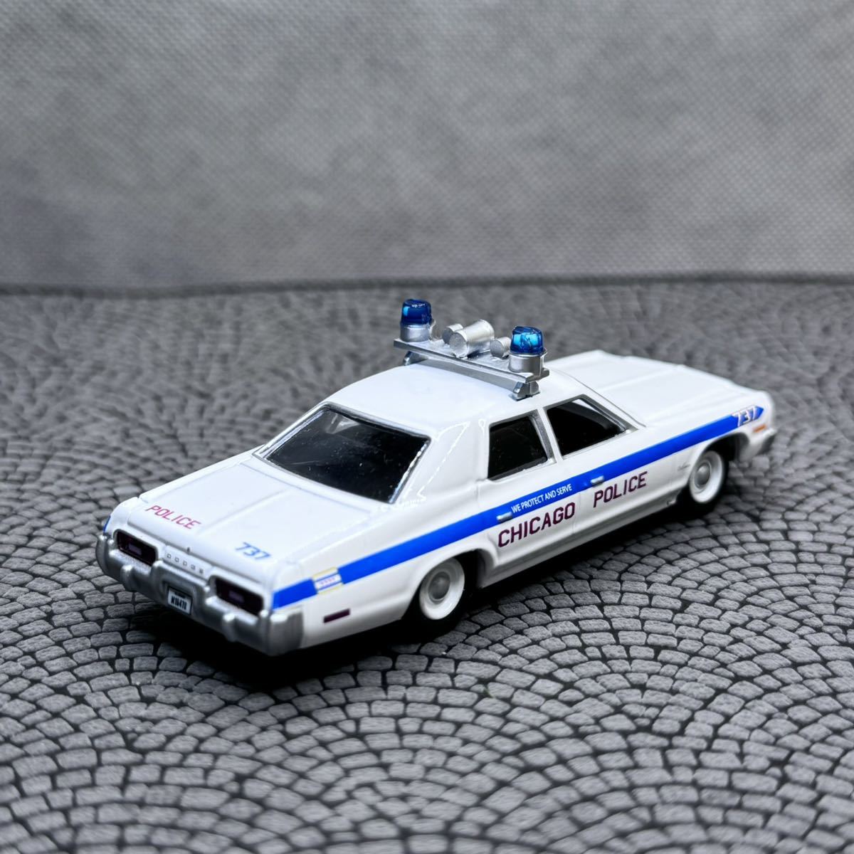 【CJ-420】1/64 スケール DODGE MONACO CHICAGO POLICE GreenLight ミニカー_画像3