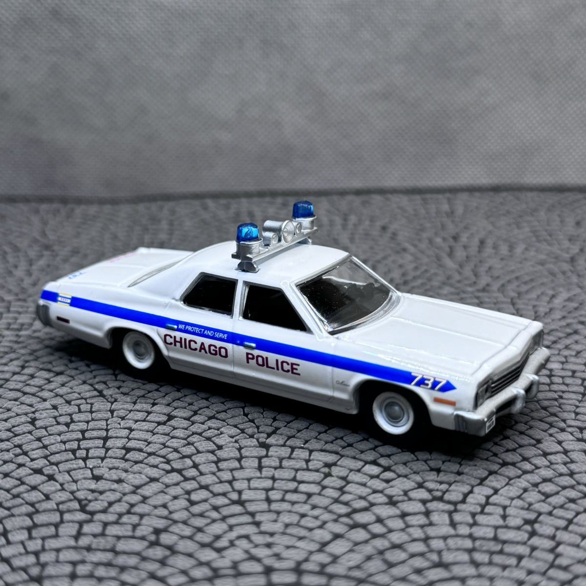 【CJ-420】1/64 スケール DODGE MONACO CHICAGO POLICE GreenLight ミニカー_画像2